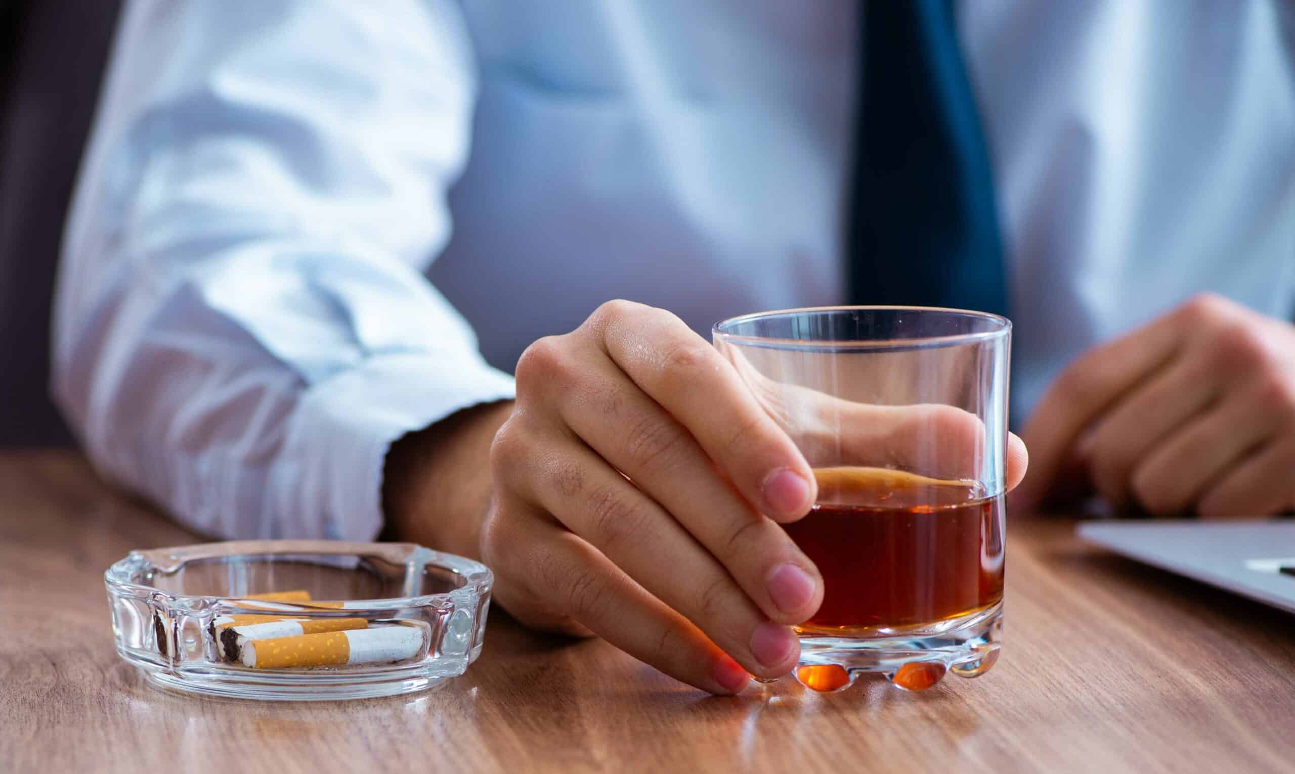 Alcool et tabac : des échappatoires face aux contraintes du travail ?
