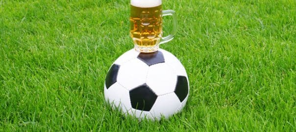 ALCOOL / Football, alcool et publicité: des politiques préparent la rentrée des grands alcooliers