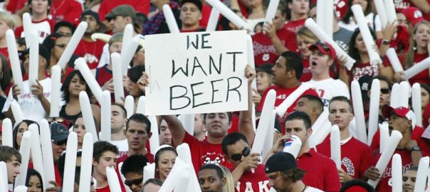 L’alcool, mauvais public dans les stades sportifs