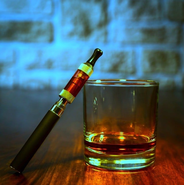Addiction Tabac - Les vapoteurs boivent-ils ?