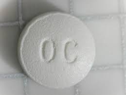 Quels bénéfices d’une oxycodone non injectable/non détournable sur l’usage d’opiacés et sur les dommages associés ?
