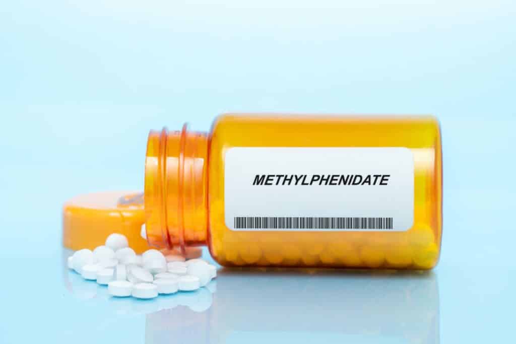 Changements long terme symptômes addictions comportementales chez adultes souffrant trouble déficit attention hyperactivité méthylphénidate