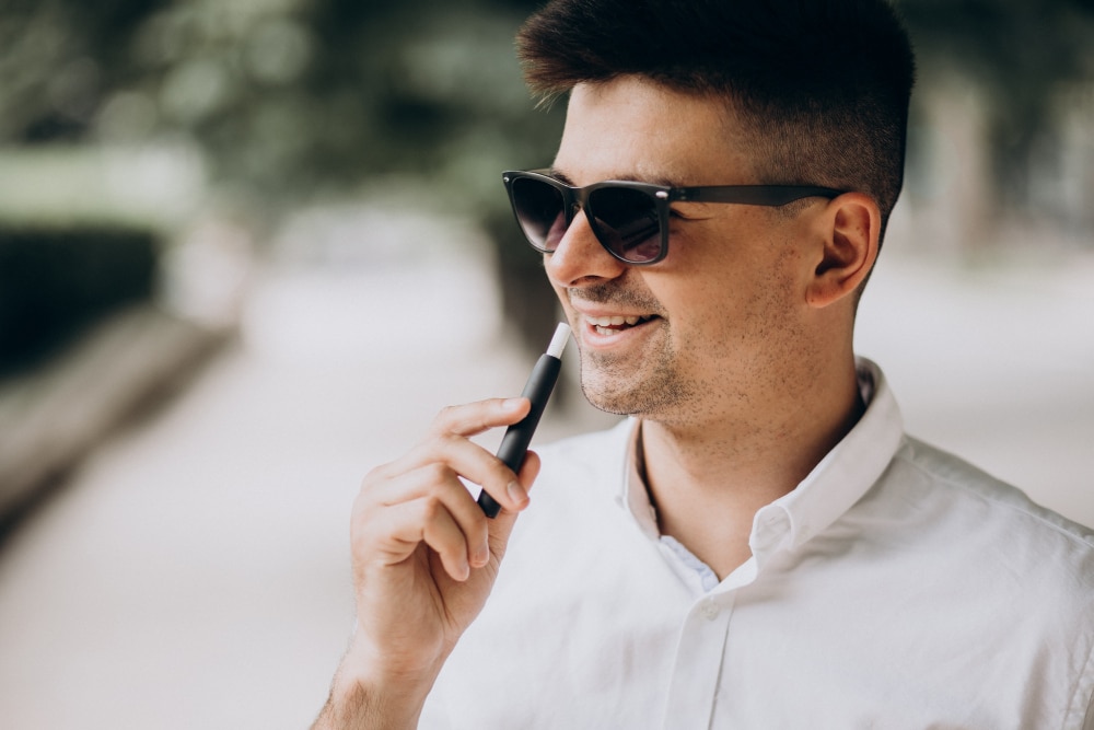 Vape mode sortie tabagisme plus fréquent Royaume-Uni également plus efficace pour arrêter fumer