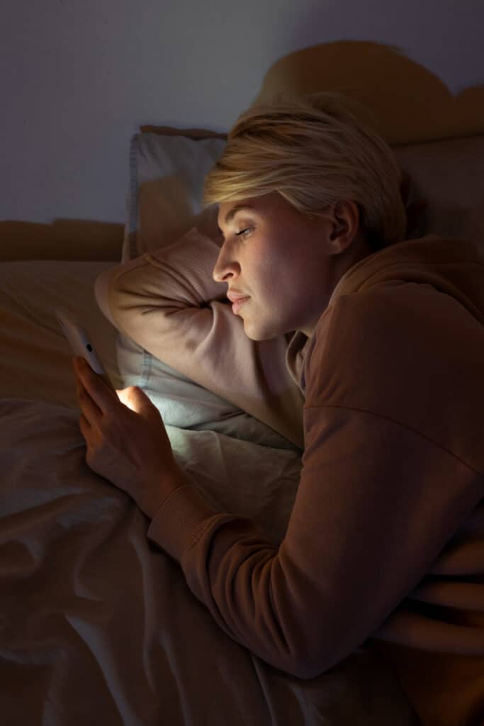 Ecrans contre les insomnies il est conseillé de limiter cette mauvaise pratique qui augmente les risques 60%