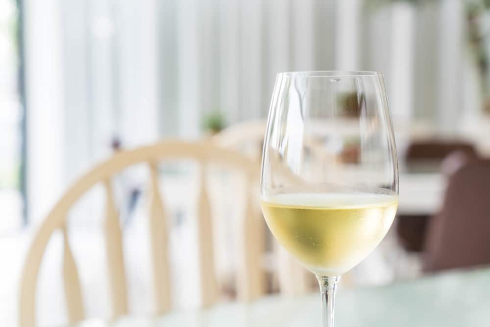 Peut-on vraiment prévenir les arrêts cardiaques avec du champagne ou du vin blanc