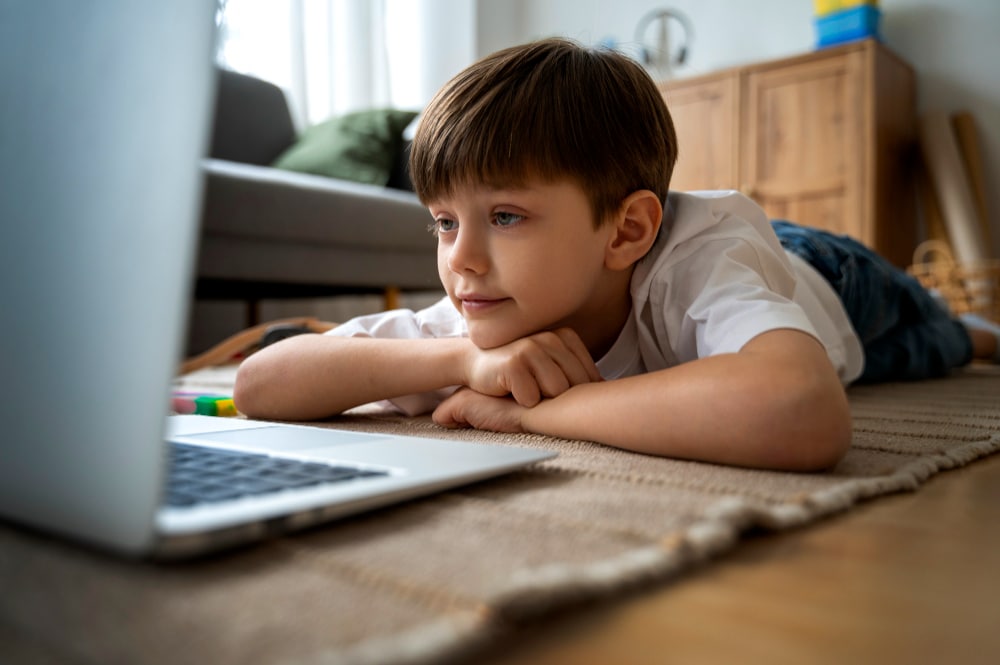 Ecrans 98% des enfants déjà exposés l'Etat fait marche arrière