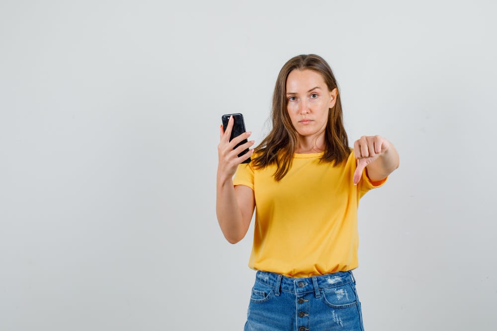 Le doomscrolling vous détruit le cerveau mais la gen Z a une astuce pour décrocher