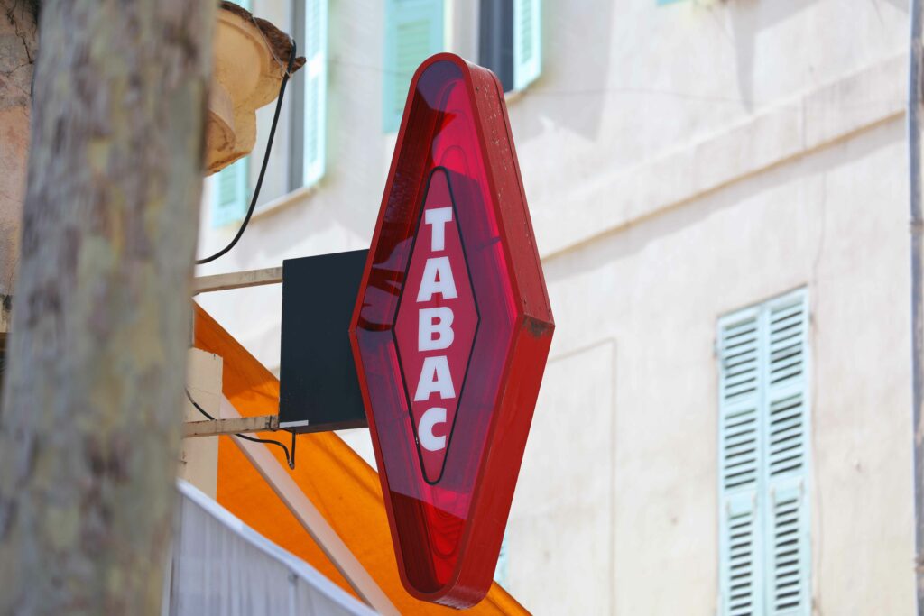 Tabac un buraliste sur trois vend des cigarettes aux mineurs