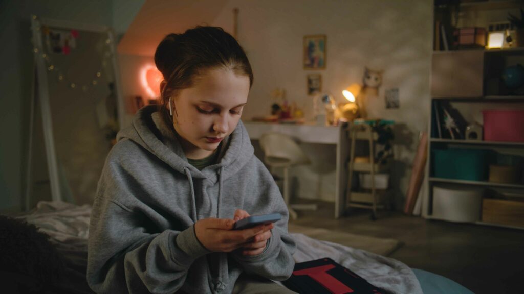 Comment enfants et adolescents grandissent avec l'IA cette amie artificielle