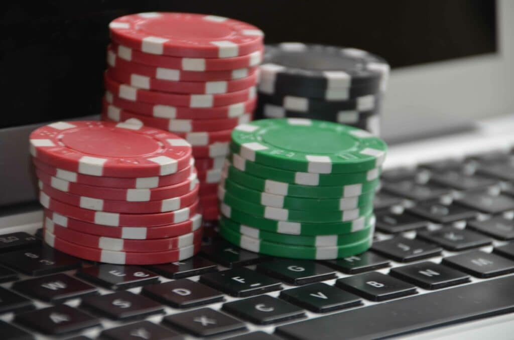 Addiction aux jeux l'exposition publicitaire comme facteur d'incitation et de jeu à risque