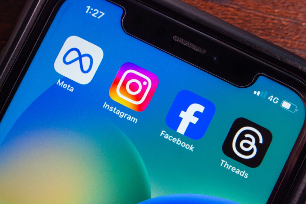Face aux interfaces addictives d'Instagram et Facebook l'UE exige des changements de Meta